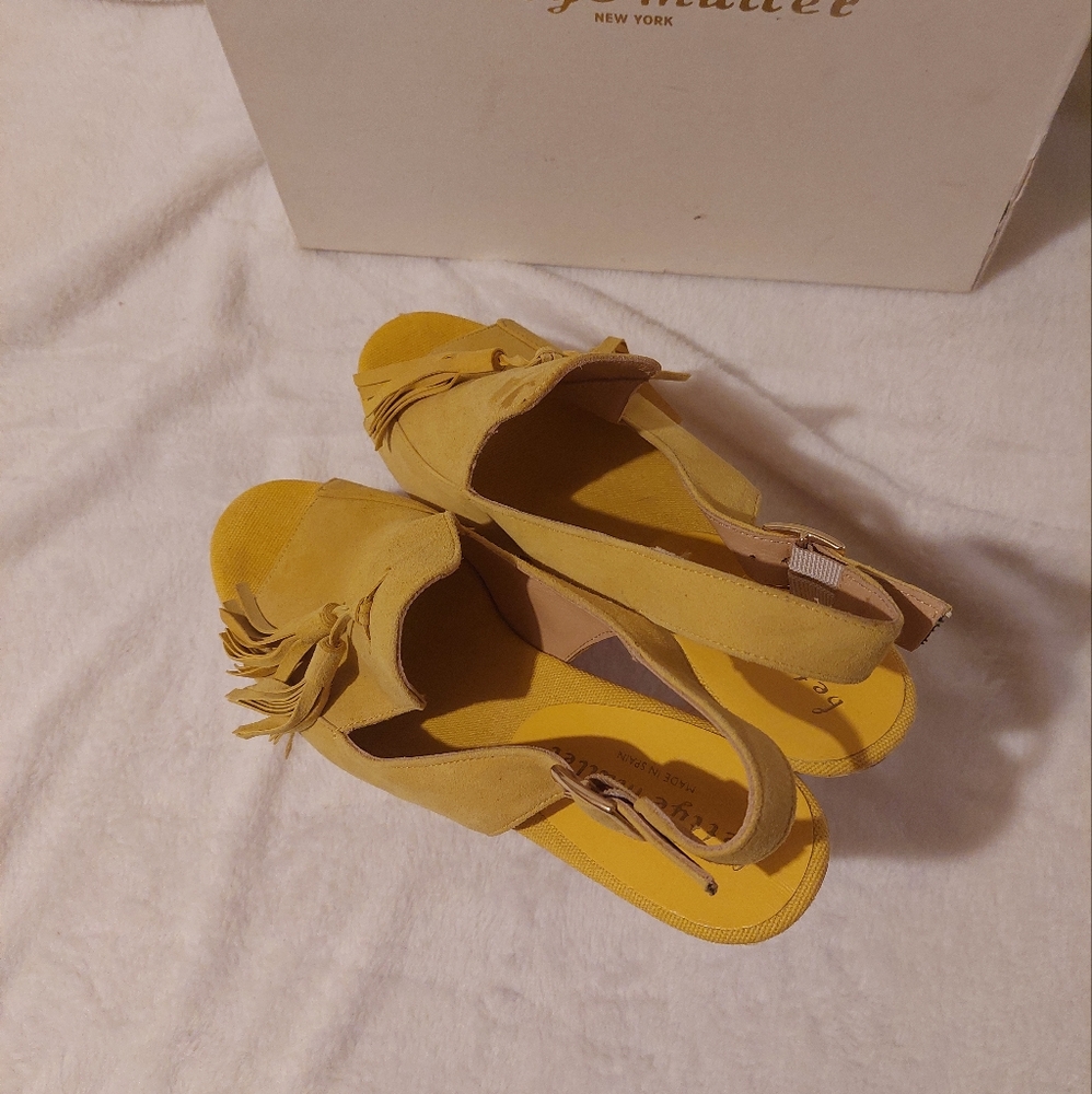 Bettye Muller - Picture 2 of 6